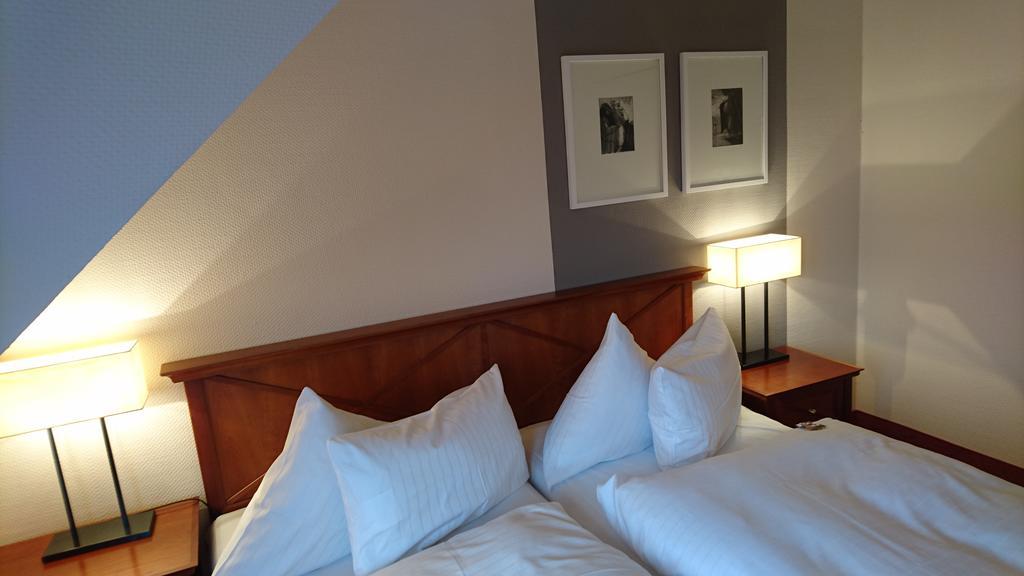City Hotel อัสเชิร์สเลเบน ภายนอก รูปภาพ