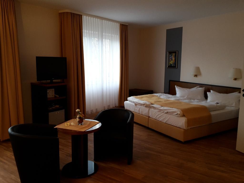 City Hotel อัสเชิร์สเลเบน ภายนอก รูปภาพ