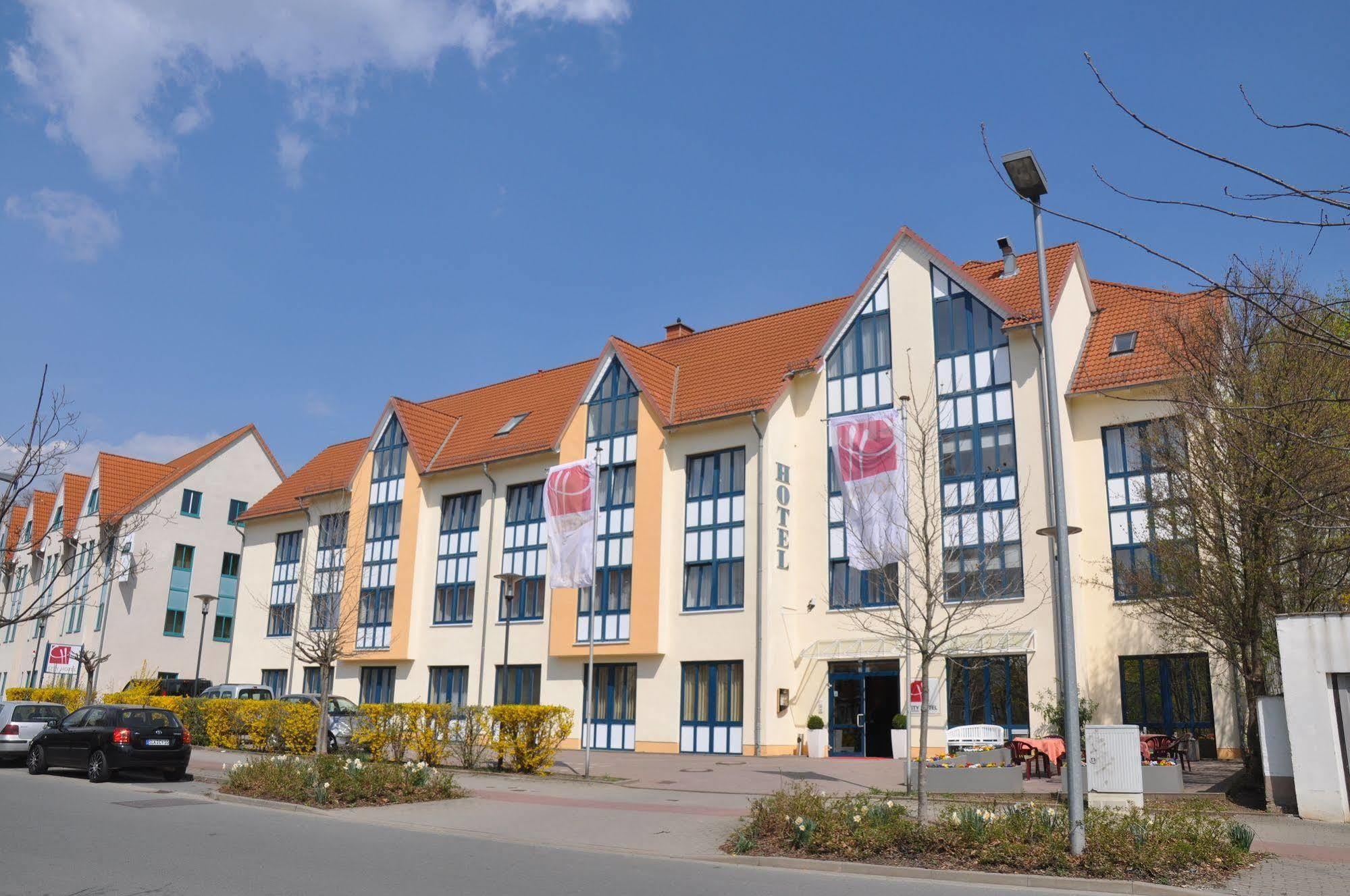 City Hotel อัสเชิร์สเลเบน ภายนอก รูปภาพ