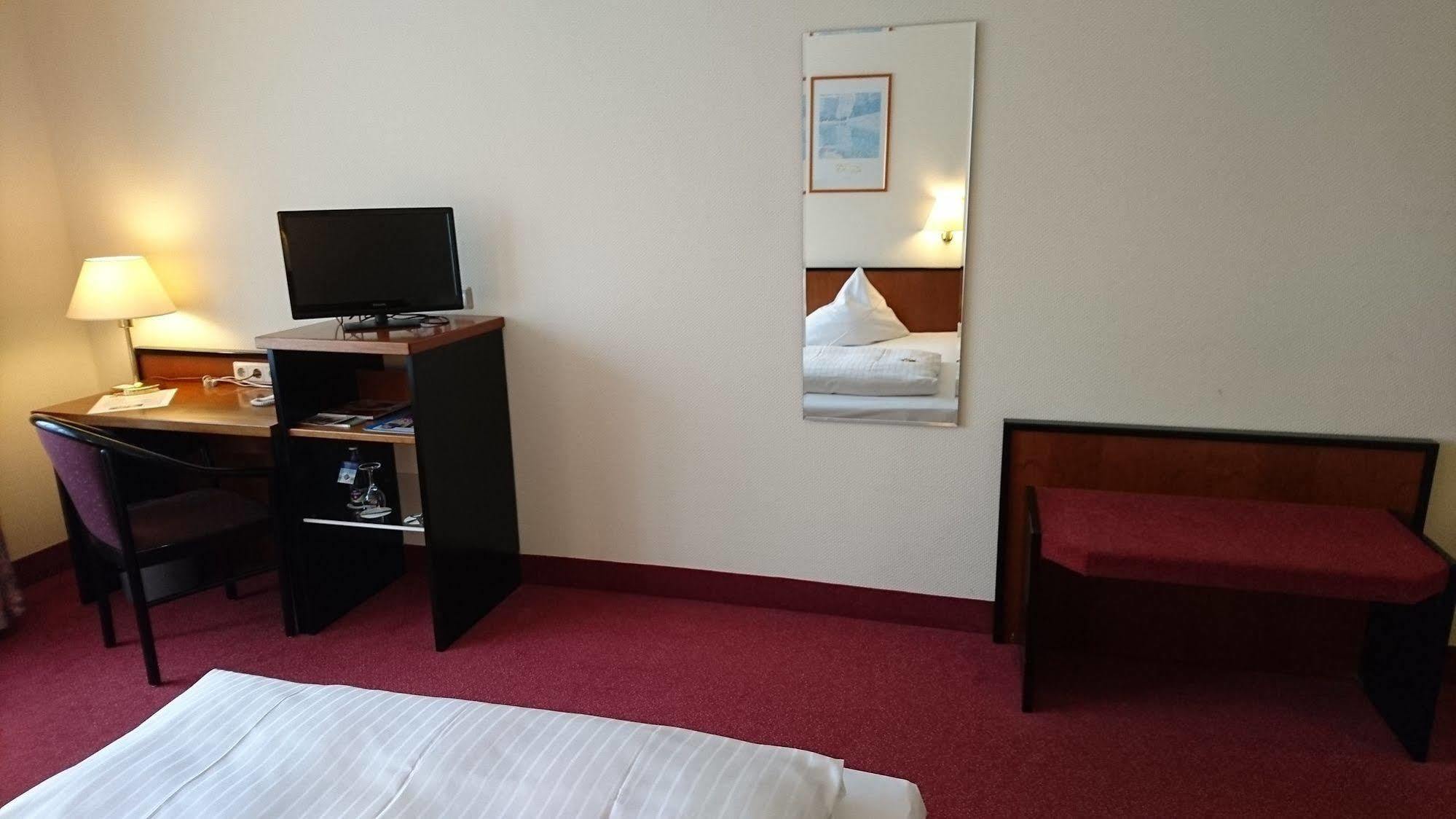 City Hotel อัสเชิร์สเลเบน ภายนอก รูปภาพ